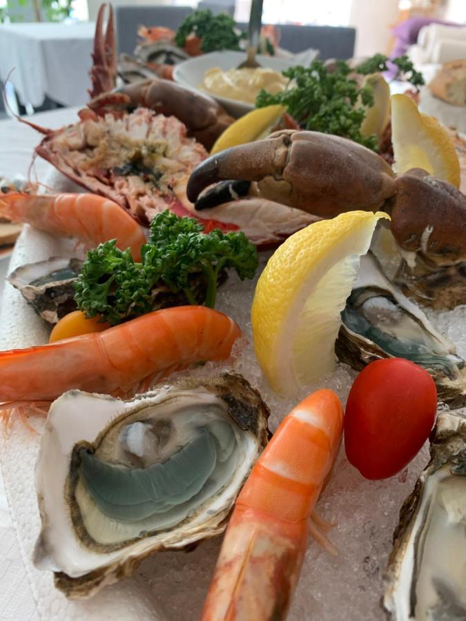 Hotel Restaurant De La Mer Голф-Жуан Екстериор снимка