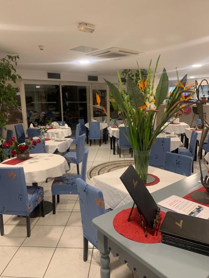 Hotel Restaurant De La Mer Голф-Жуан Екстериор снимка