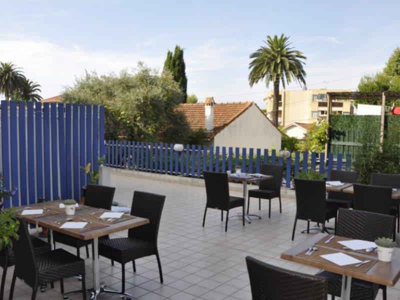 Hotel Restaurant De La Mer Голф-Жуан Екстериор снимка